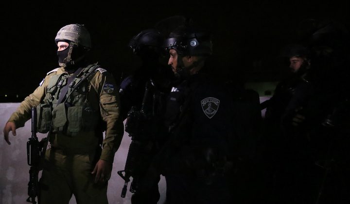 الاحتلال يعتقل شقيقين خلال اقتحام قرية المغير برام الله