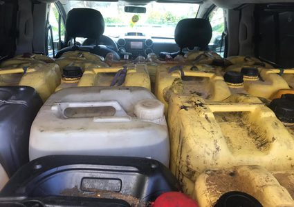 مهرب وغير قانوني.. سولار ودخان ومعسل في قبضة الضابطة الجمركية