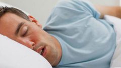 توقف التنفس أثناء النوم مرتبط بالموت القلبي المفاجئ لدى الرياضيين