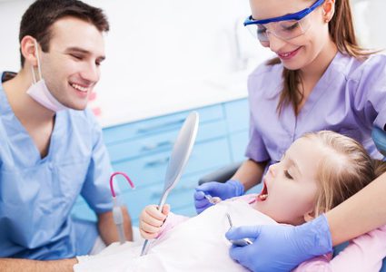 لماذا يميل الطبيب للزواج من طبيبة؟