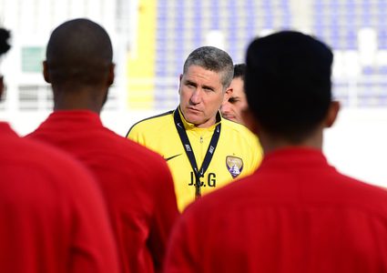 مدرب العين يكشف سبب استبعاده لكايو وعجب عن لقاء الاستقلال