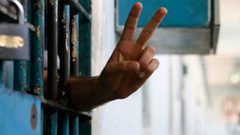 تسعة أسرى يدخلون أعوامًا جديدة في سجون الاحتلال