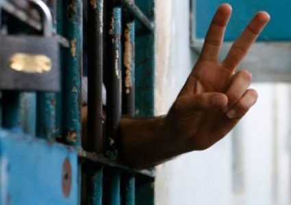 تسعة أسرى يدخلون أعوامًا جديدة في سجون الاحتلال