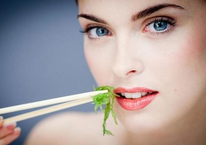 5 أطعمة ستعيد لجسمك شبابه منها الجرجير والقرنبيط