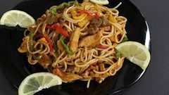 ترياكي نودلز بالدجاج