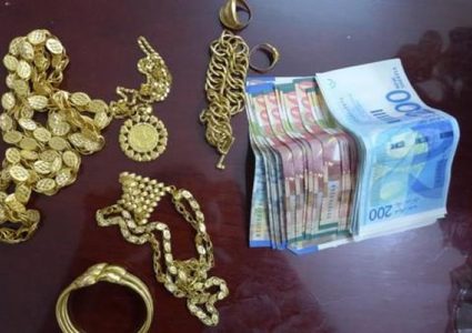 كشف ملابسات سرقة مصاغ ذهبي بقيمة 15 ألف دولار