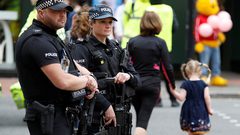 فتاة تطعن رجلا بسبب "التحديق بها"