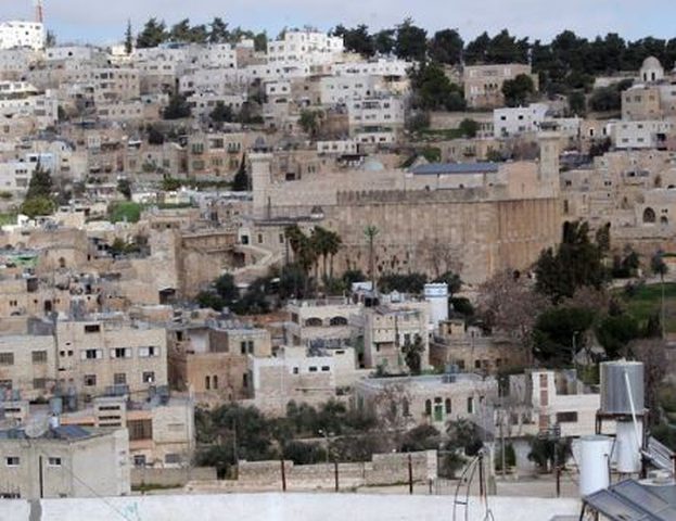 اعمار الخليل تنجح في اخلاء مستوطنين من منزل وسط المدينة