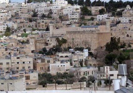 اعمار الخليل تنجح في اخلاء مستوطنين من منزل وسط المدينة