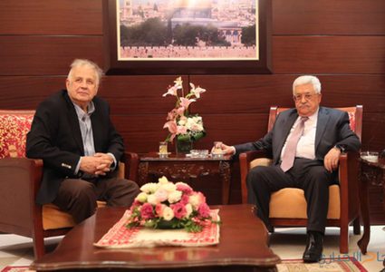 الرئيس يستقبل رئيس لجنة الانتخابات المركزية