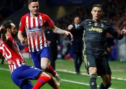 "هاتريك" رونالدو يقود يوفنتوس لربع نهائي أبطال أوروبا