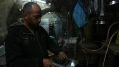 محل الحدادة الوحيد الصامد في البلدة القديمة بنابلس