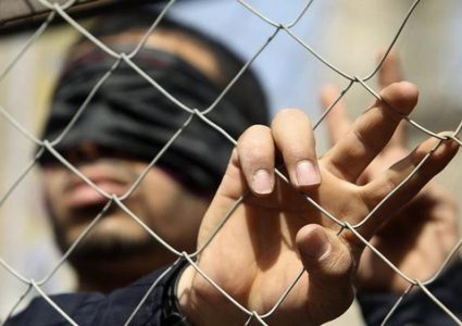 الاحتلال يصدر 38 أمر اعتقال إداري بحقّ أسرى