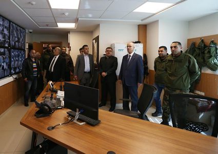 الحمدالله يزور مقري الأمن الوقائي والاستخبارات العسكرية