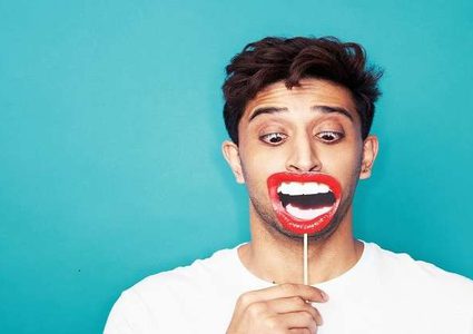 أول صوت لا جنس له في العالم! (فيديو)