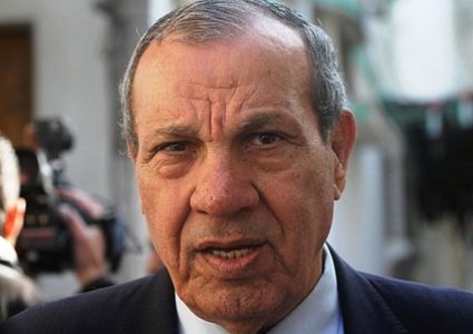 الرئيس يمنح الإعلامي والكاتب يحيي رباح وسام الثقافة والعلوم والفن