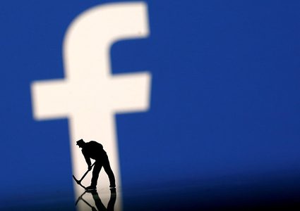 فيسبوك تعلن إصلاح "الخلل التاريخي"