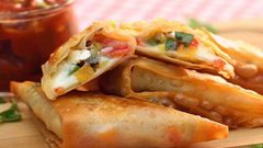 سمبوسة بحشوة البيتزا