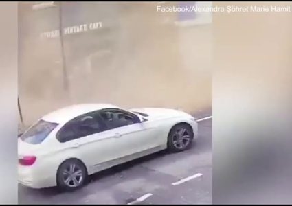 ثوان تفصل بين رجل والموت سحقا