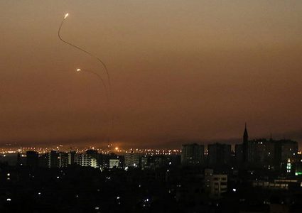 "هآرتس": قصف تل أبيب تصعيدٌ خطير لن يقود لمواجهة شاملة