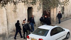 الاحتلال يعتقل شابين أثناء خروجهما من المسجد الأقصى