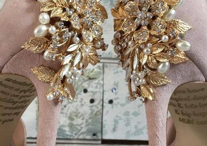 بريطانية تتلقى رسالة وهدية من أمها المتوفاة قبل عامين!