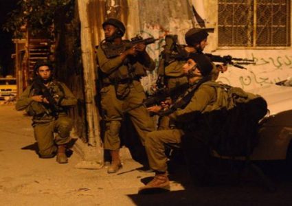 الاحتلال يعتقل ثلاثة مواطنين في كفر نعمة غرب رام الله