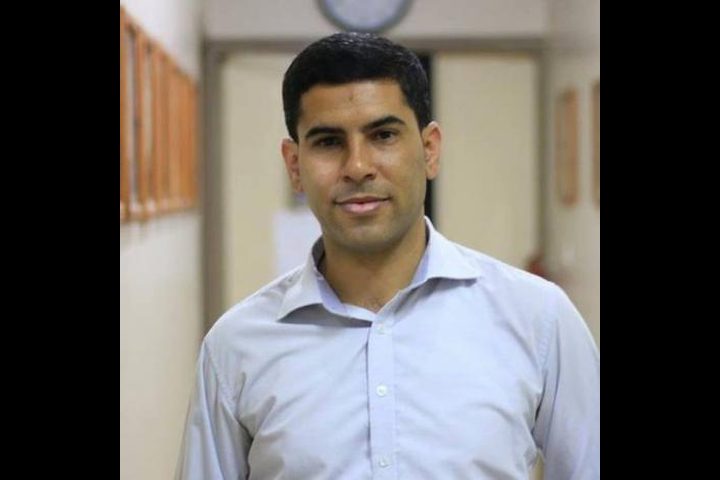 أجهزة أمن حماس تواصل اعتقال الصحفي الكحلوت