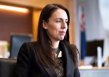 رئيسة وزراء نيوزيلندا ترتدي الحجاب تضامنا مع ذوي ضحايا المسجدين