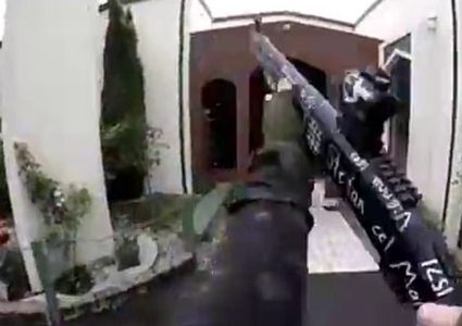 "مرحبا أخي".. هكذا رحب أحد ضحايا مجزرة نيوزيلندا بالسفاح