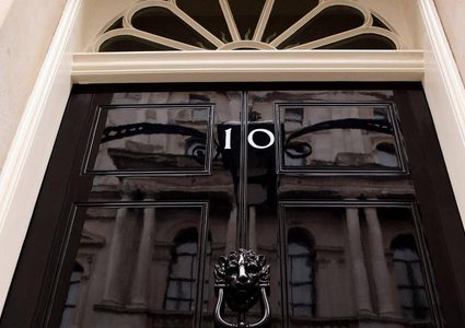 ماي تحذر من العودة إلى "المربع الأول" للبريكست