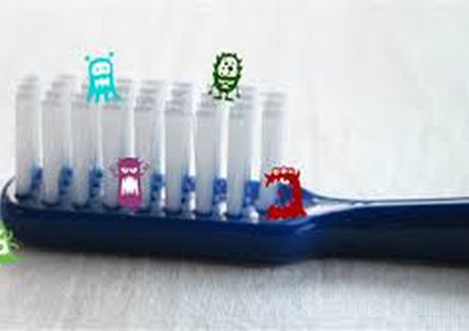 ما هي الطريقة الأفضل لتعقيم فرشاة الأسنان ؟