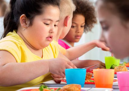 دراسة: الفطام المبكر يزيد من خطر السمنة لدى الاطفال