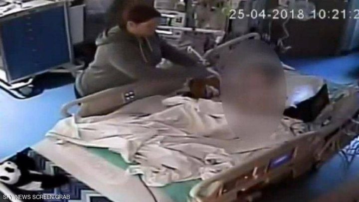 كاميرا مستشفى ترصد جريمة أم تجاه طفلها ذي الاحتياجات الخاصة