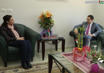 عوض تستقبل السفير المصري لدى دولة فلسطين