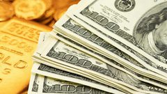 الذهب يرتفع لليوم الثاني مع انخفاض الدولار