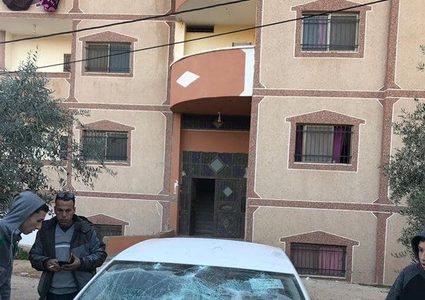 مستوطنون يهاجمون منازل المواطنين ومركباتهم في كفل حارس