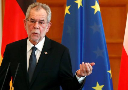 رئيس النمسا: كفانا رقصا على مزمار ترامب!