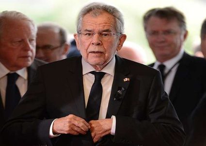 رئيس النمسا يدعو إلى "عدم الرقص على مزمار ترامب"