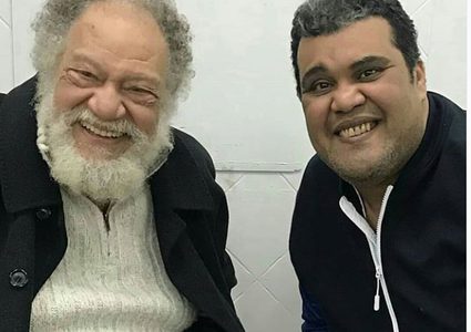 يحيى الفخرانى وأحمد فتحى يلتقيان فى كواليس "الملك لير"