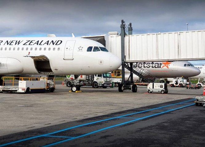 إعادة فتح مطار دنيدن بعد "إنذار كذاب" بشأن طرد