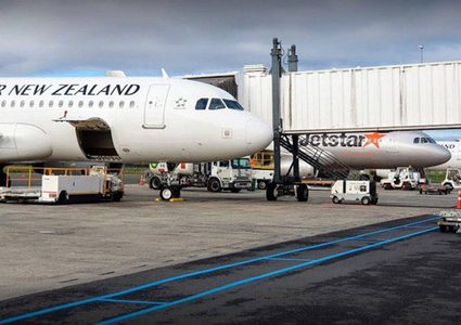 إعادة فتح مطار دنيدن بعد "إنذار كذاب" بشأن طرد