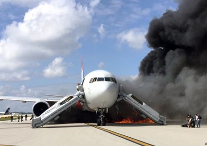 حريق يندلع في طائرة إيرانية