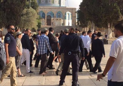 مستوطنون يقتحمون الأقصى بحراسة مشددة