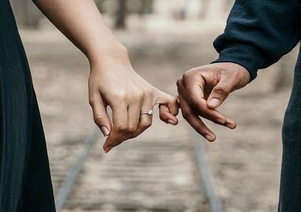 القدر يكاد يمنع إتمام زواج عريسين! (فيديو)