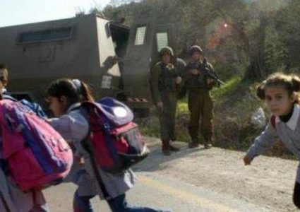 إصابات بالاختناق في صفوف طلبة عوريف خلال مواجهات مع الاحتلال