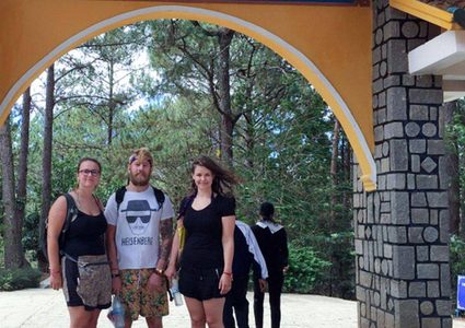 شلال يبتلع ثلاثة بريطانيين