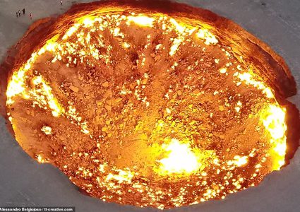 تفاصيل اكتشاف حفرة "بوابة الجحيم" النشطة منذ 48 عاما