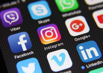 فيسبوك توافق على إصلاحات بـ"سياسة الإعلان"