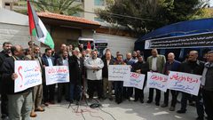 وقفة تضامنية مع الاسرى في سجون الاحتلال امام مكتب الصليب الاحمر في غزة